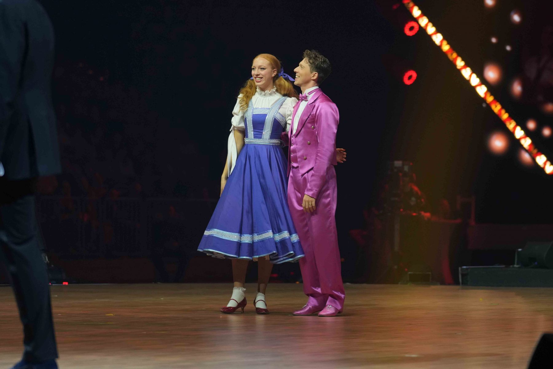 04.12.2023 Tanzpaar Anna Ermakova & Valentin Lusin bei Let's Dance - Die Live-Tournee 2023 in der ausverkauften SAP Arena Mannheim.
