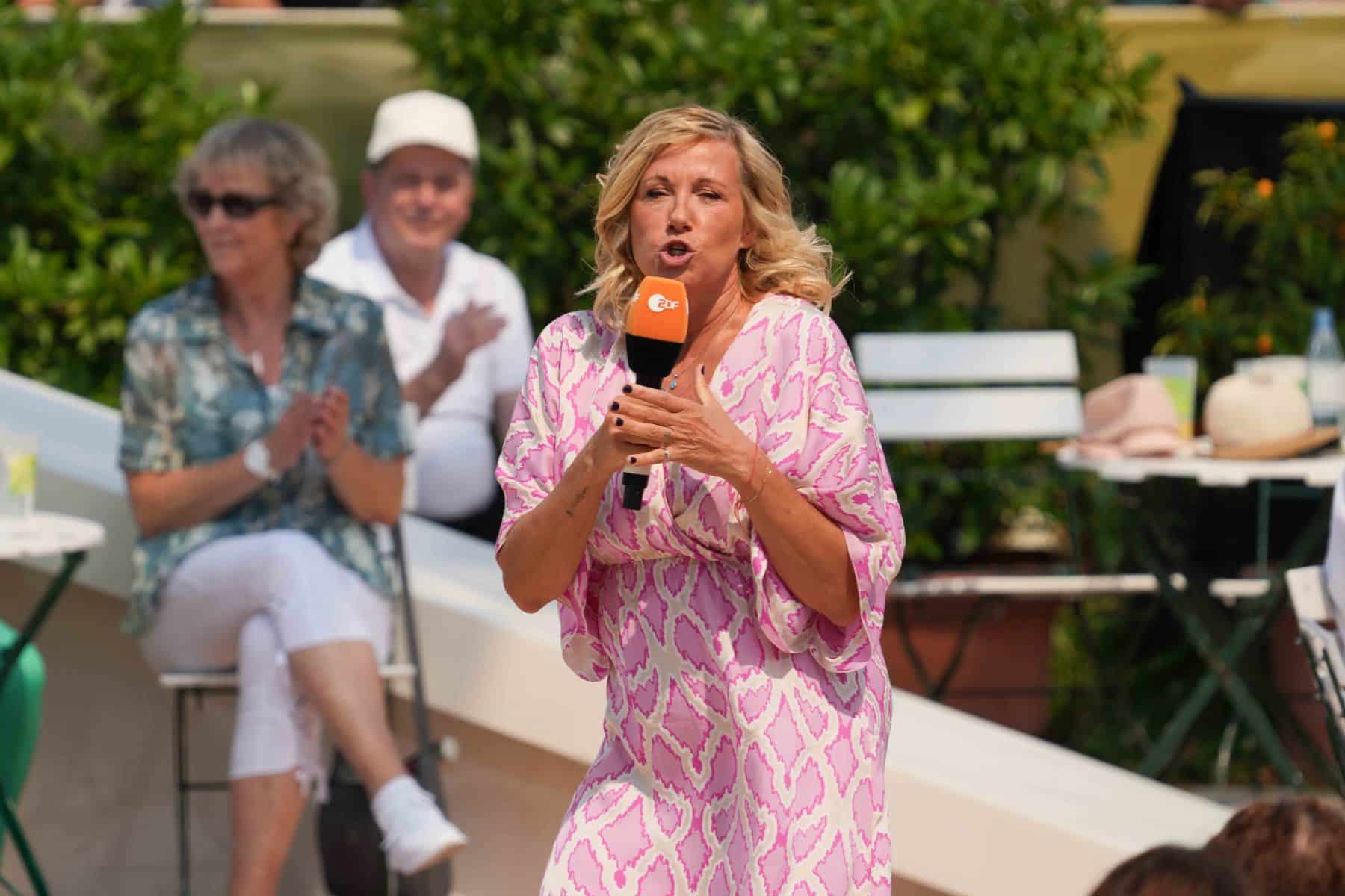 Andrea „Kiwi“ Kiewel in der Unterhaltungsshow ZDF Fernsehgarten am 09.07.2023 in Mainz.