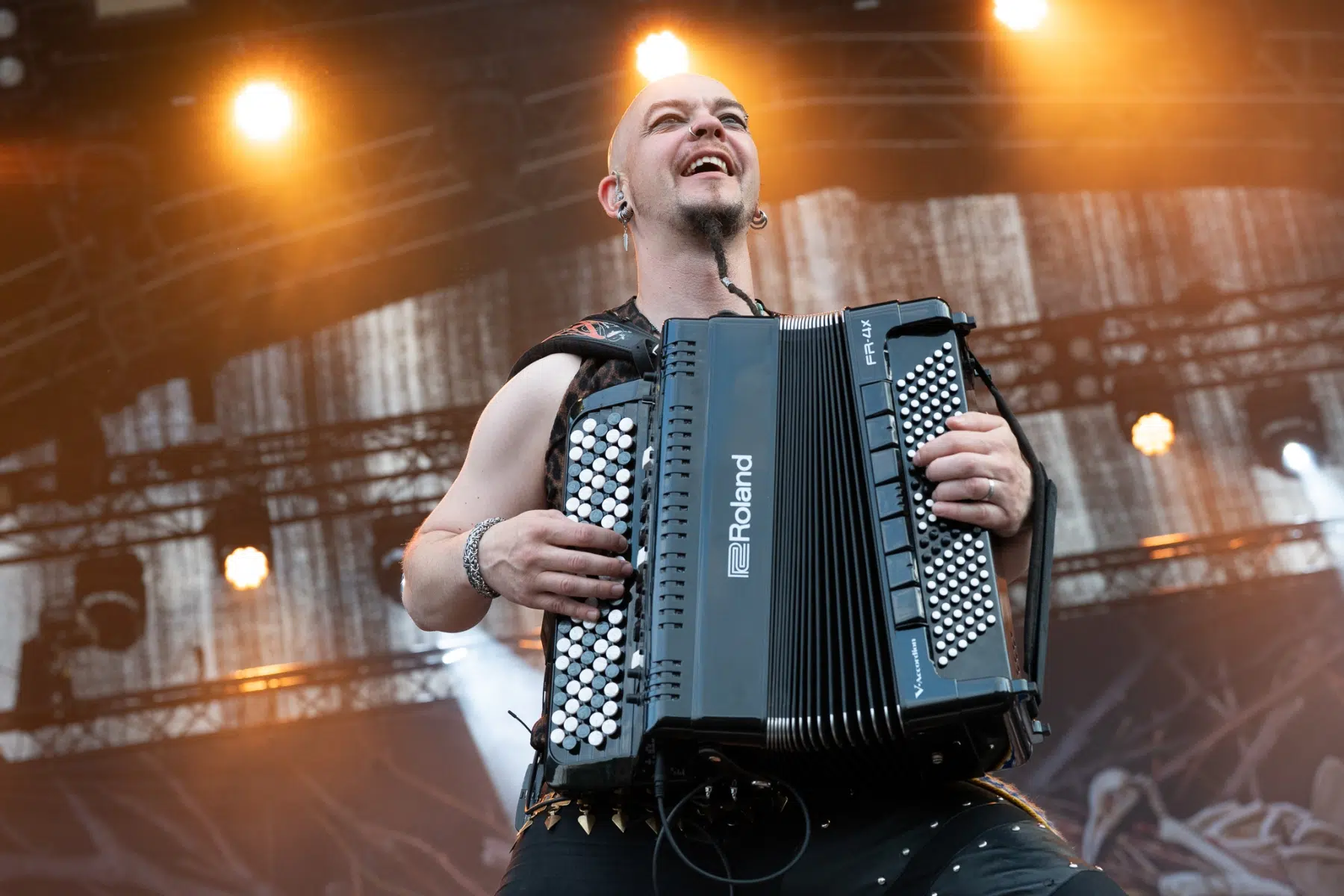 Korpiklaani-1 Korpiklaani-1