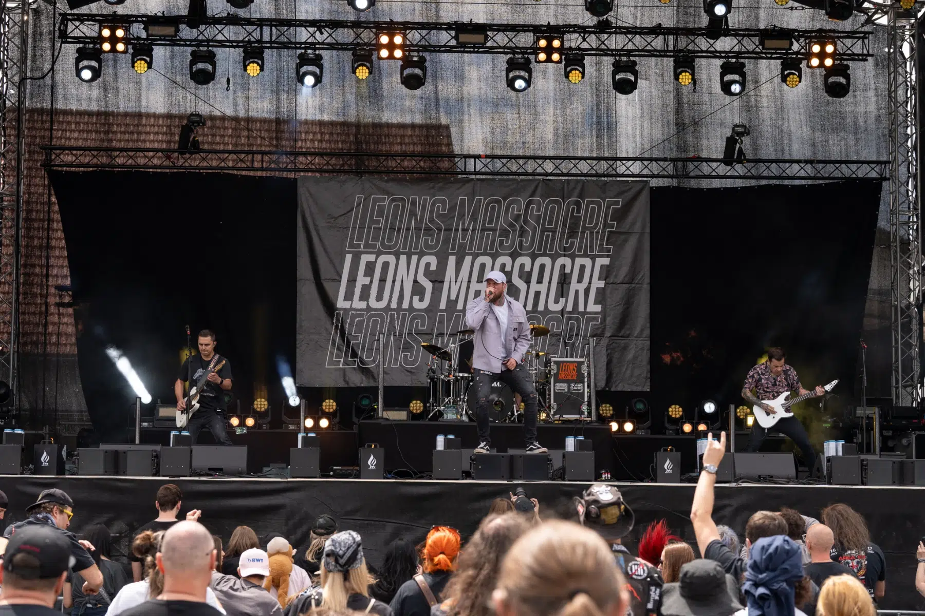 Leons-Massacre-2 Leons-Massacre-2