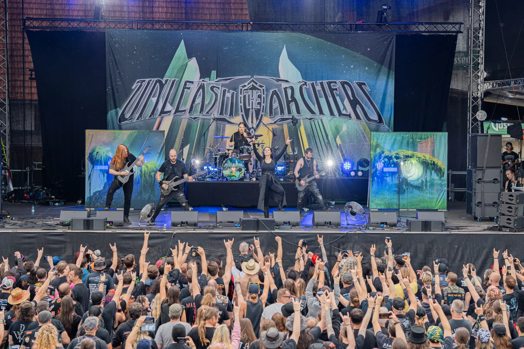 Unleash-The-Archers-1 Unleash-The-Archers-1