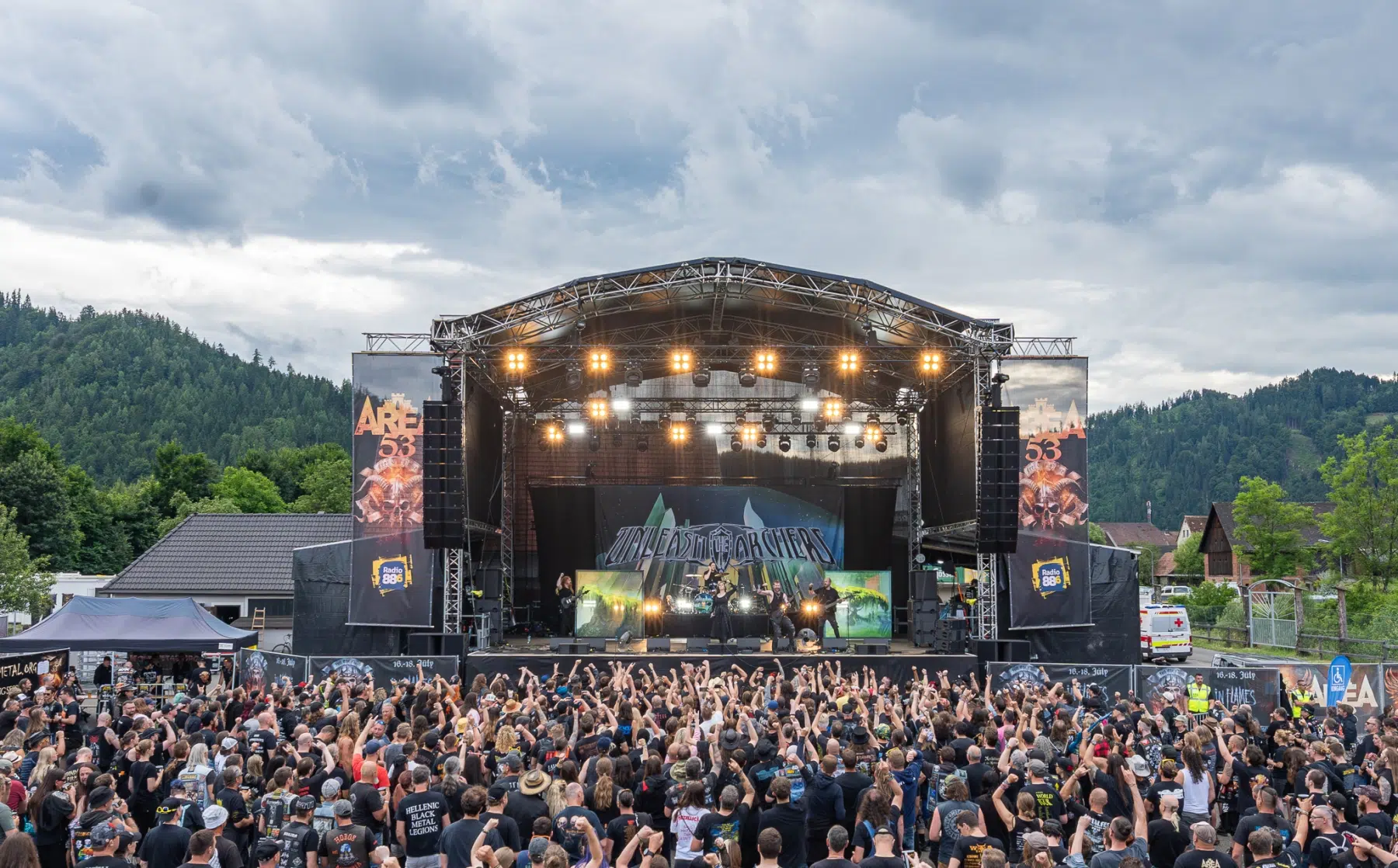 Unleash-The-Archers-6 Unleash-The-Archers-6