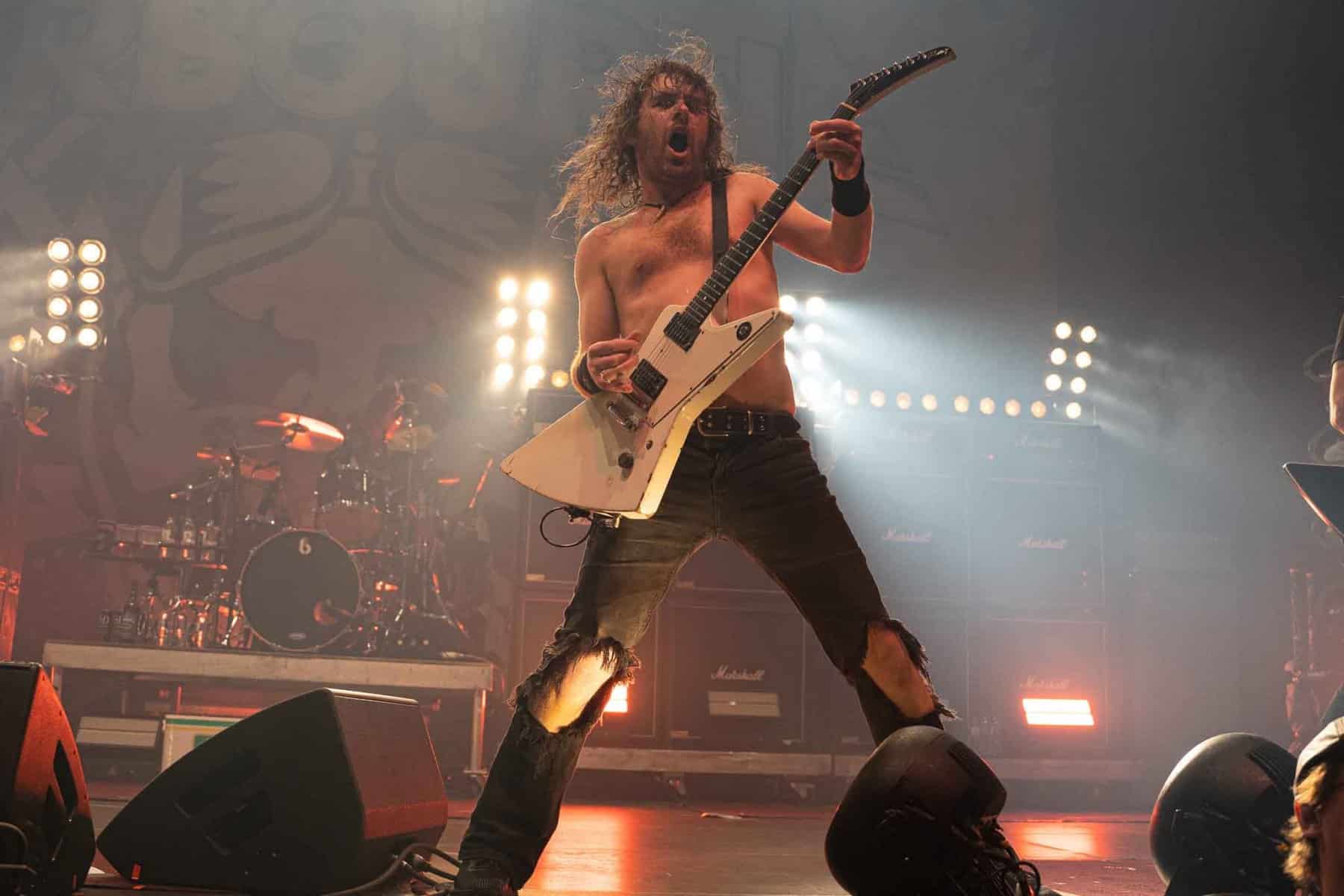 Airbourne-11