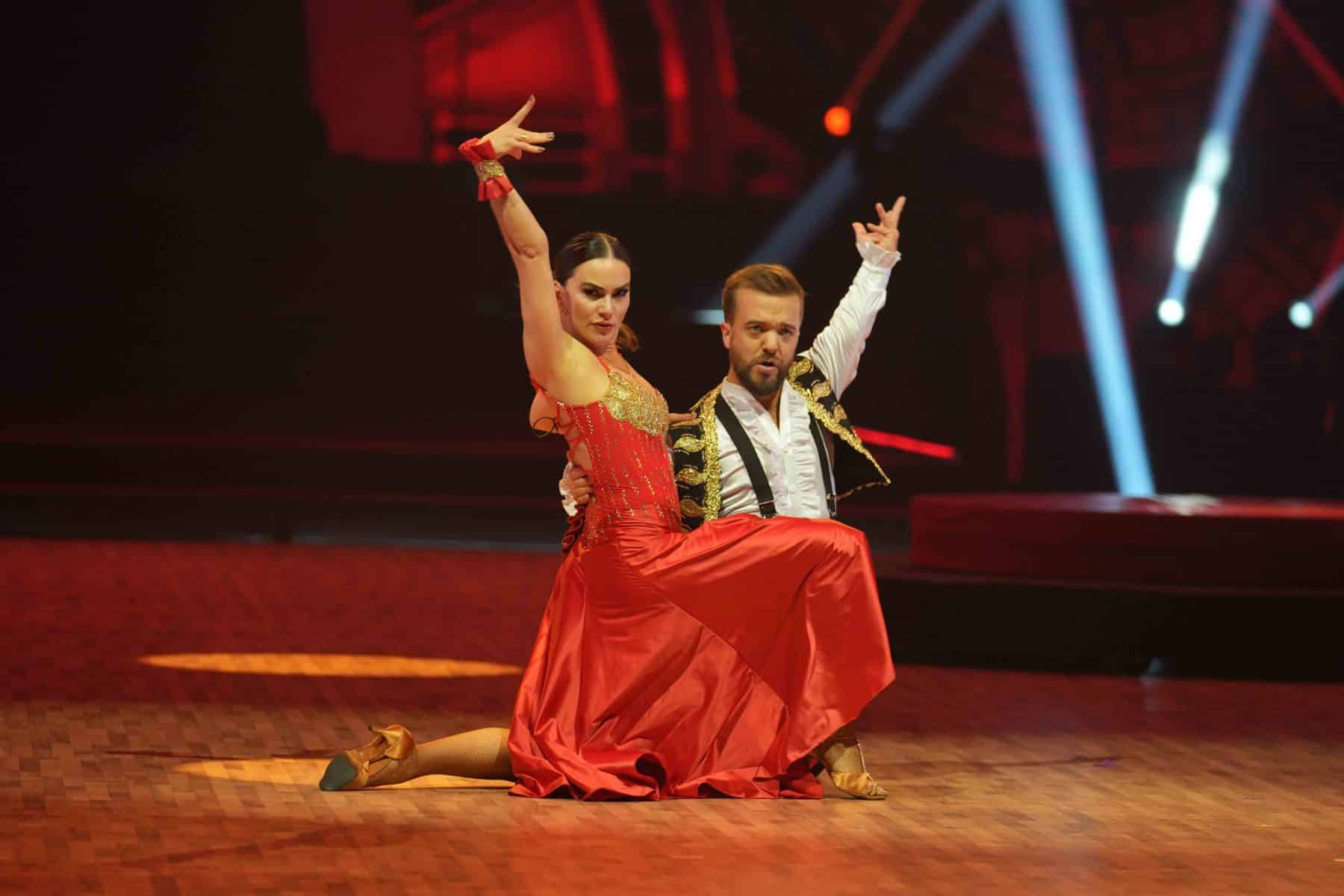 14.11.2022 Tänzerin Renata Lusin und Leichtathlet Mathias Mester bei der Show Let s Dance - Die Live-Tournee 2022.