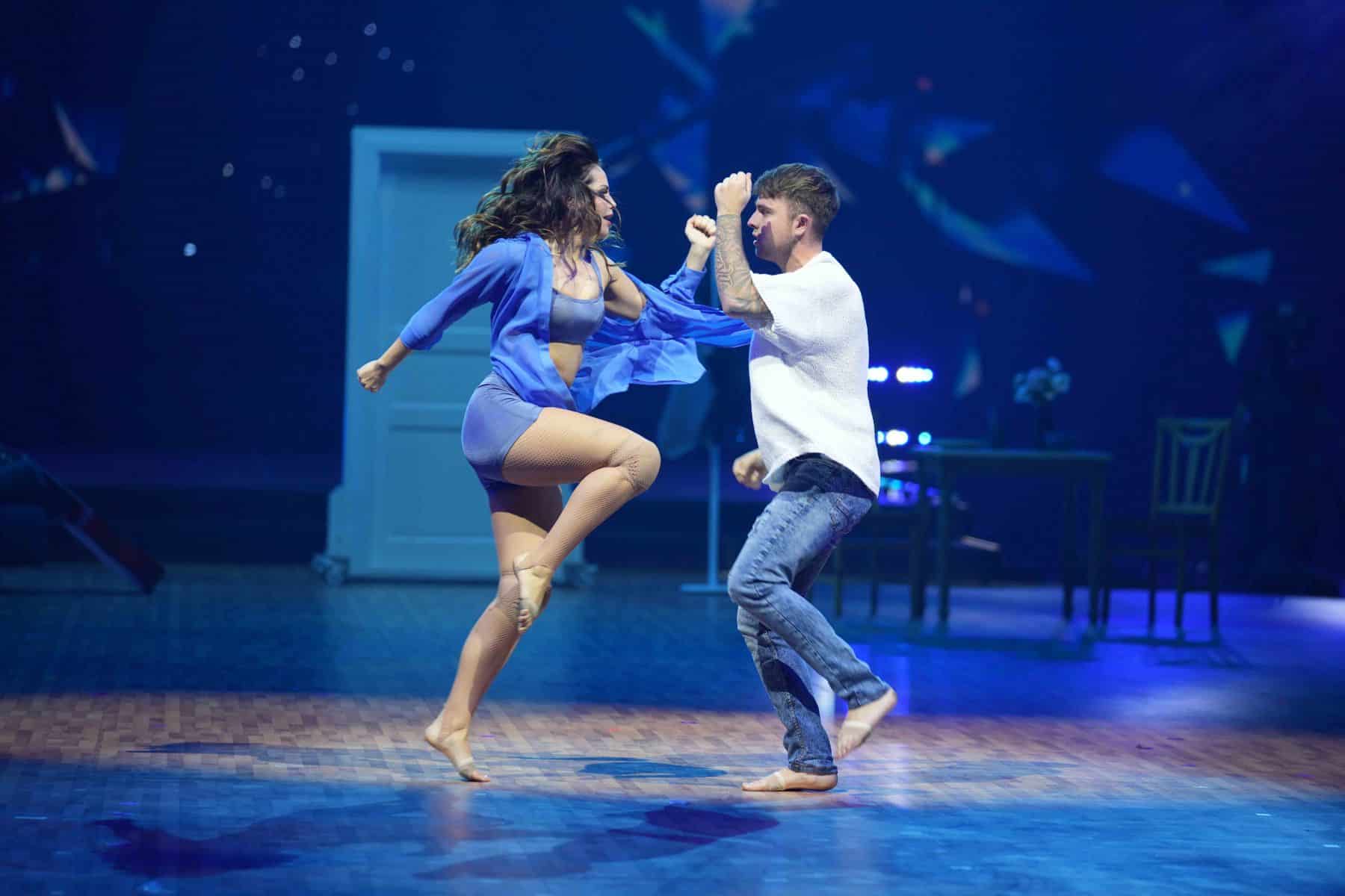 14.11.2022 Tänzerin Christina Luft und Sänger Mike Singer Let s Dance - Die Live-Tournee 2022.