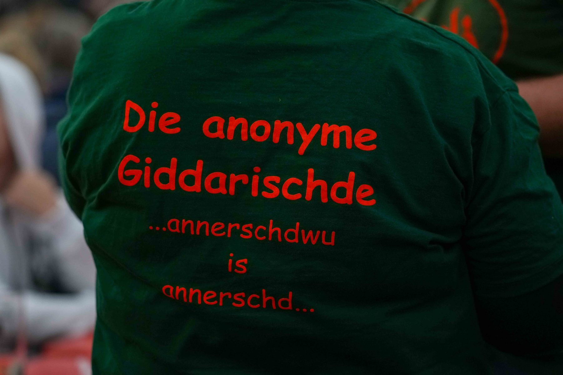15.10.2023 - 81. Bockenheimer Winzerfest mit den Anonyme Giddarischde beim Frühschoppen im Festzelt und dem Festzug.