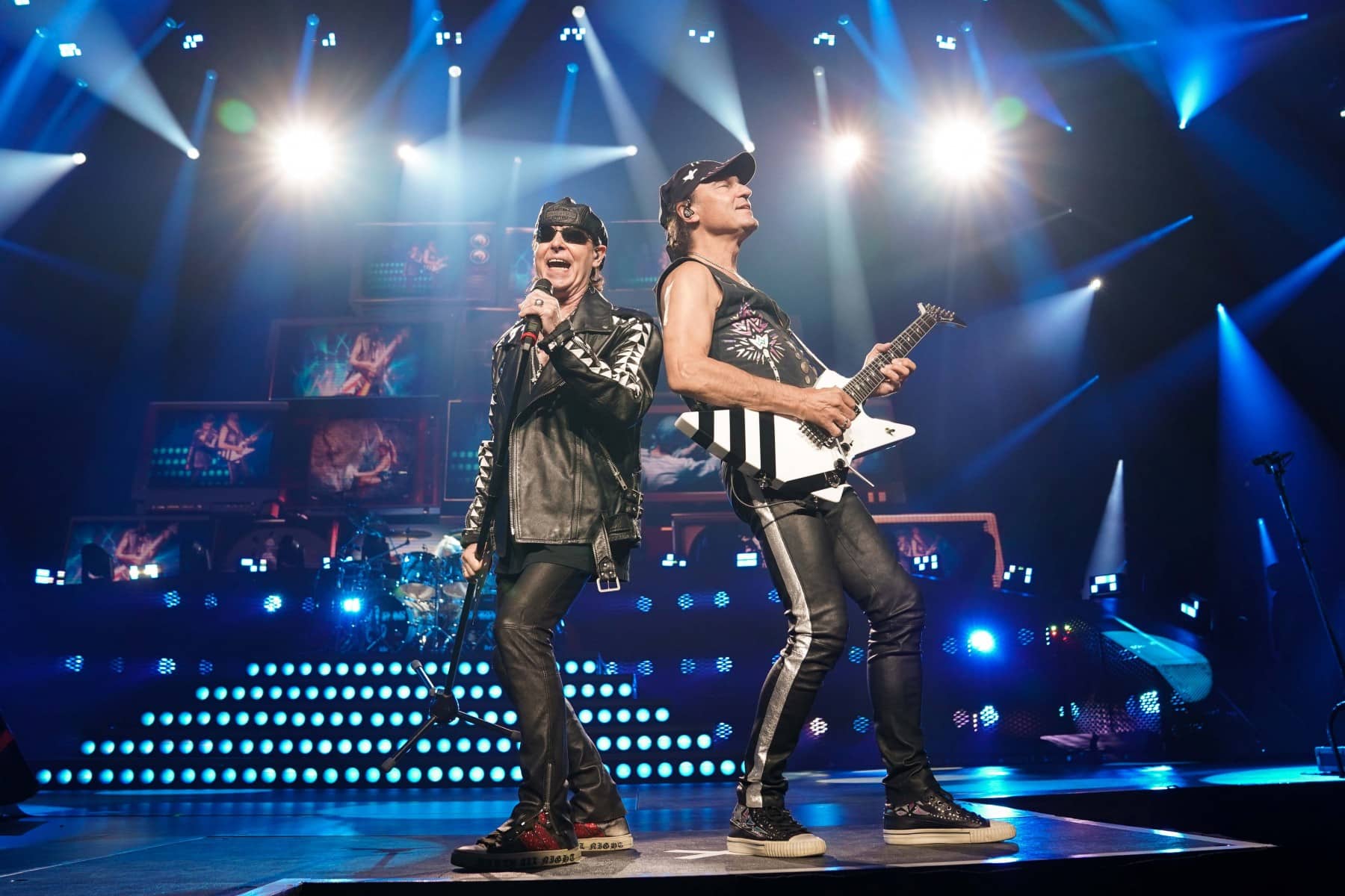 17.05.2023 Scorpions mit ihrer Rock Believer Tour in Mannheim. Die schwedische Hardrock-Formation Thundermother waren als Support Act dabei.