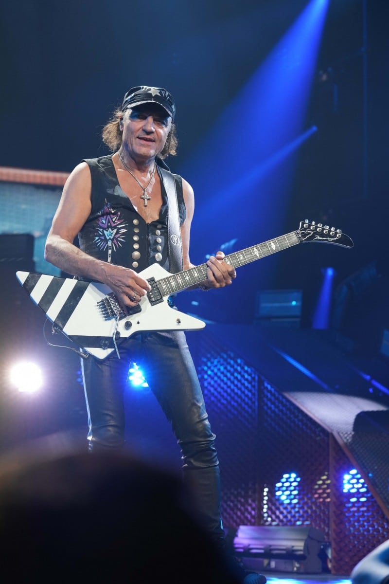 17.05.2023 Scorpions mit ihrer Rock Believer Tour in Mannheim. Die schwedische Hardrock-Formation Thundermother waren als Support Act dabei.