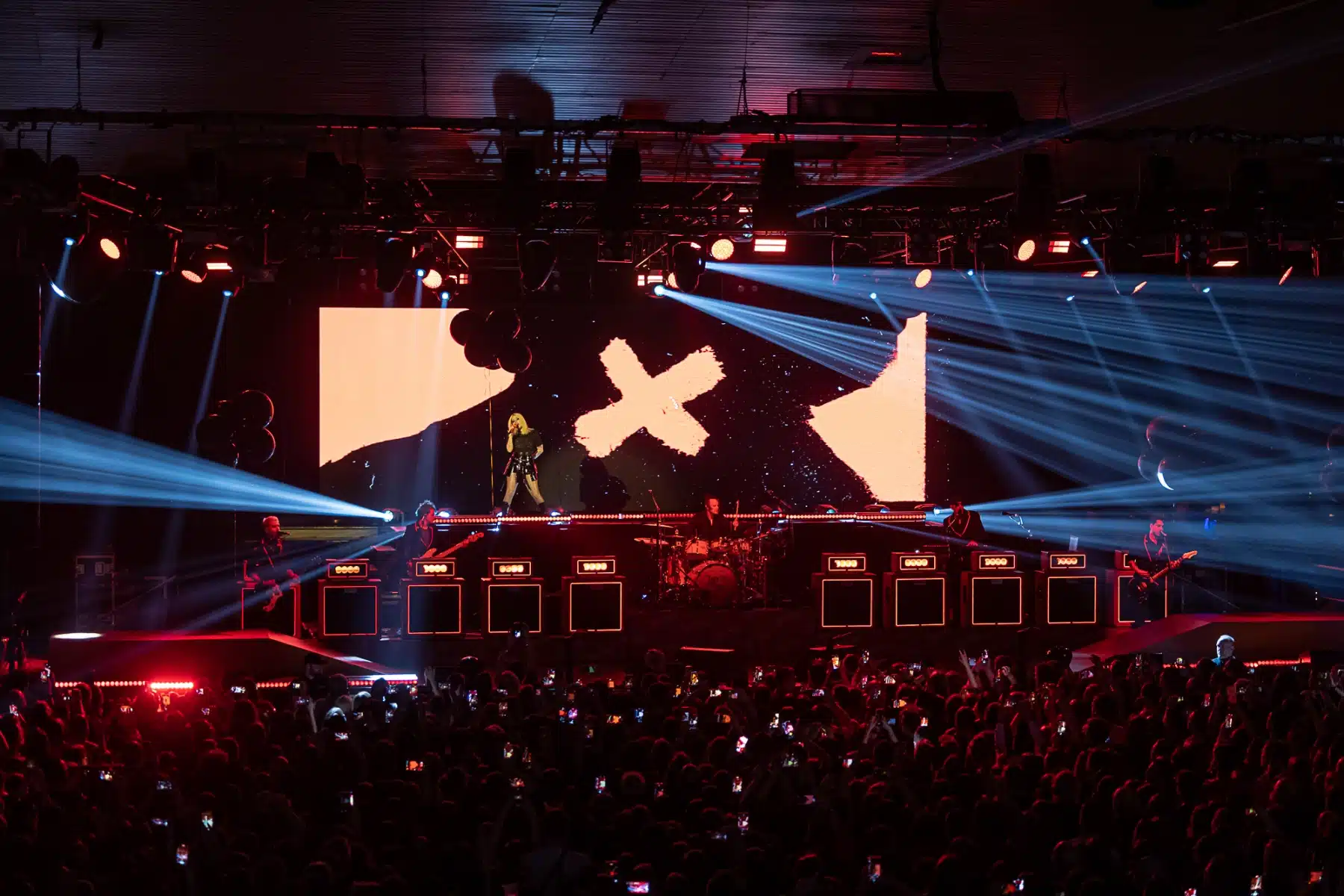 18.04.2023-Avril-Lavigne-Offenbach-Jan-Heesch-Cityguide-Rhein-Neckar-27 18.04.2023-Avril-Lavigne-Offenbach-Jan-Heesch-Cityguide-Rhein-Neckar-27