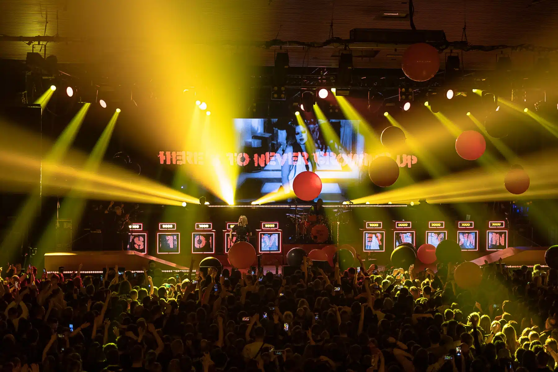 18.04.2023-Avril-Lavigne-Offenbach-Jan-Heesch-Cityguide-Rhein-Neckar-28 18.04.2023-Avril-Lavigne-Offenbach-Jan-Heesch-Cityguide-Rhein-Neckar-28