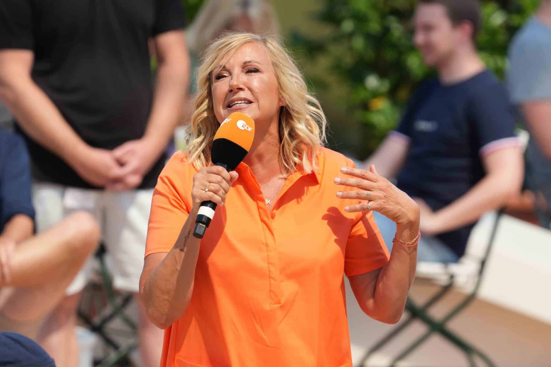 Andrea „Kiwi“ Kiewel in der Unterhaltungsshow ZDF Fernsehgarten am 25.06.2023 in Mainz.
