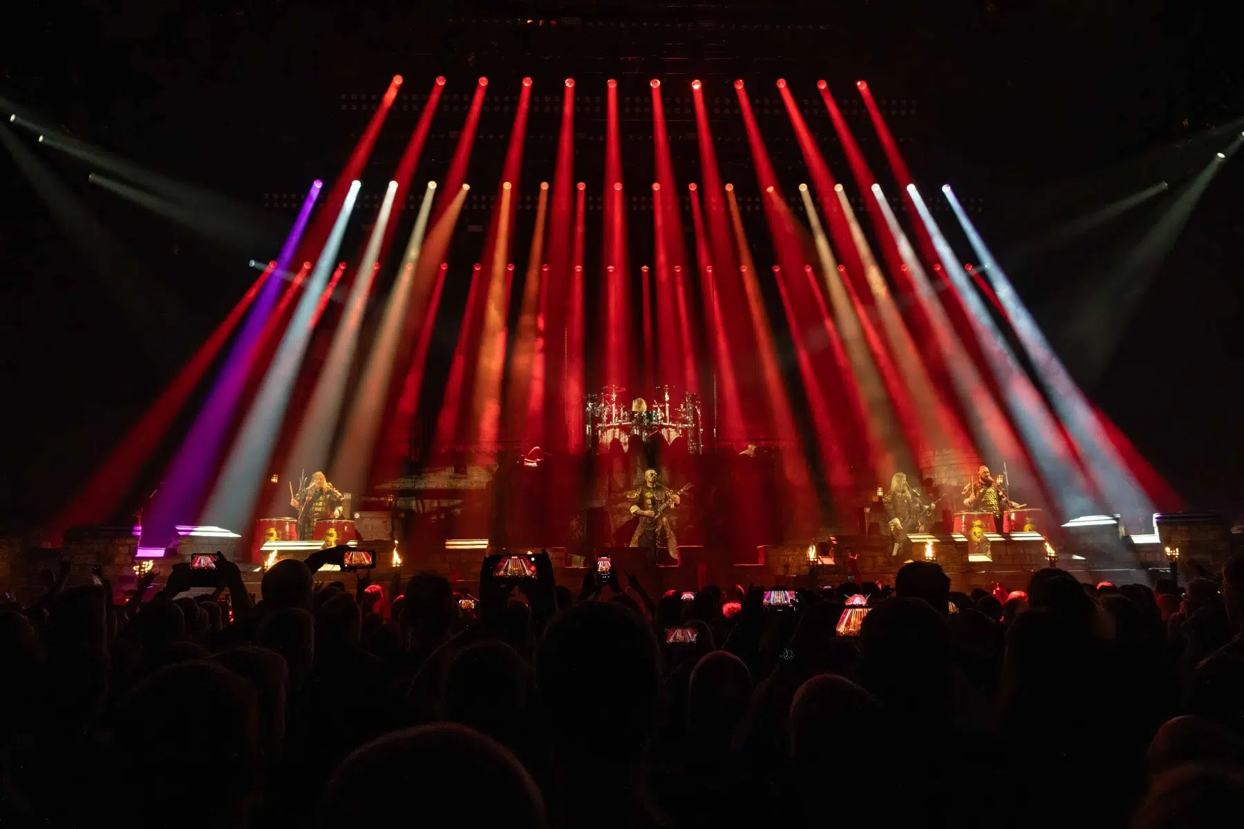 Sabaton mit ihrer „The Legendary Tour“ am 25.11.2025 in der Frankfurter Festhalle.
Fotos © by Boris Korpak | bokopictures Sabaton mit ihrer „The Legendary Tour“ am 25.11.2025 in der Frankfurter Festhalle.
Fotos © by Boris Korpak | bokopictures