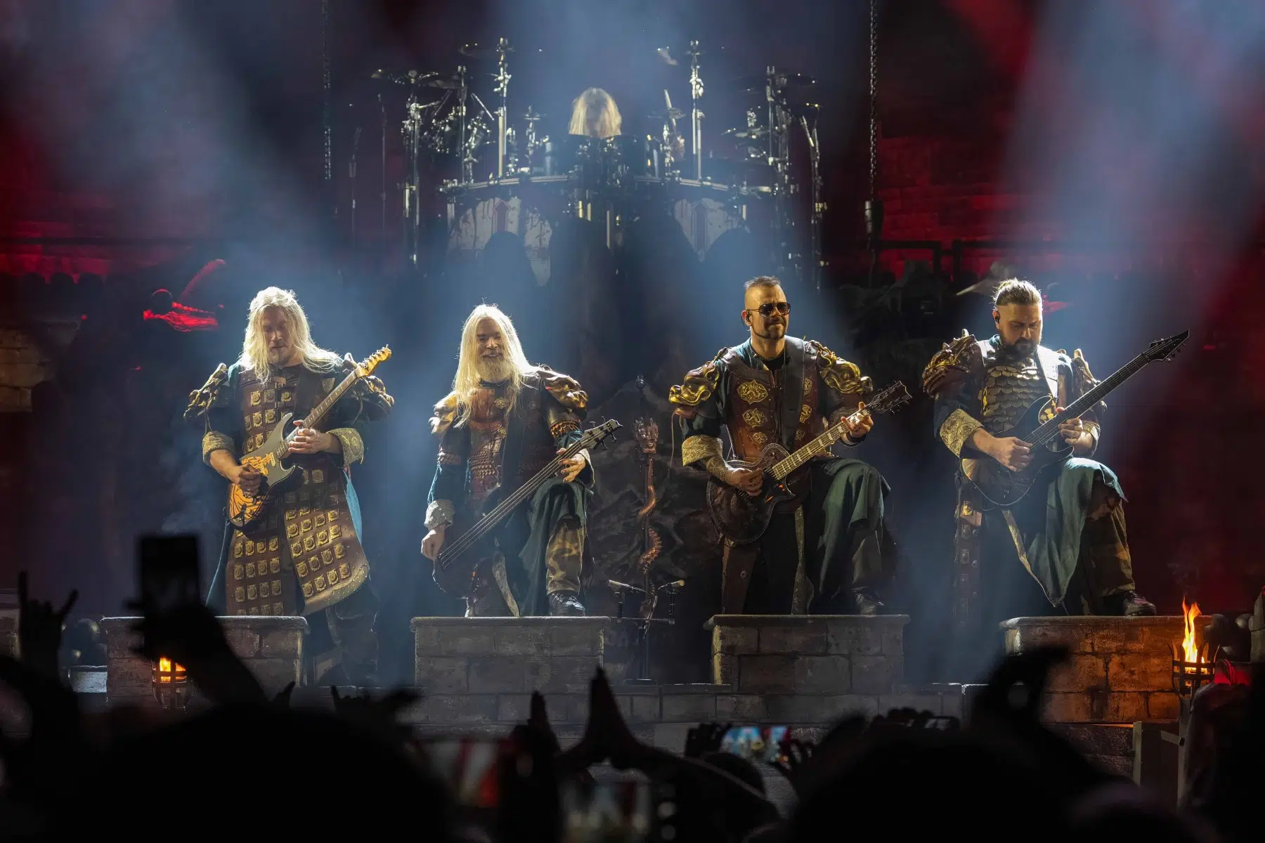 Sabaton mit ihrer „The Legendary Tour“ am 25.11.2025 in der Frankfurter Festhalle.
Fotos © by Boris Korpak | bokopictures Sabaton mit ihrer „The Legendary Tour“ am 25.11.2025 in der Frankfurter Festhalle.
Fotos © by Boris Korpak | bokopictures