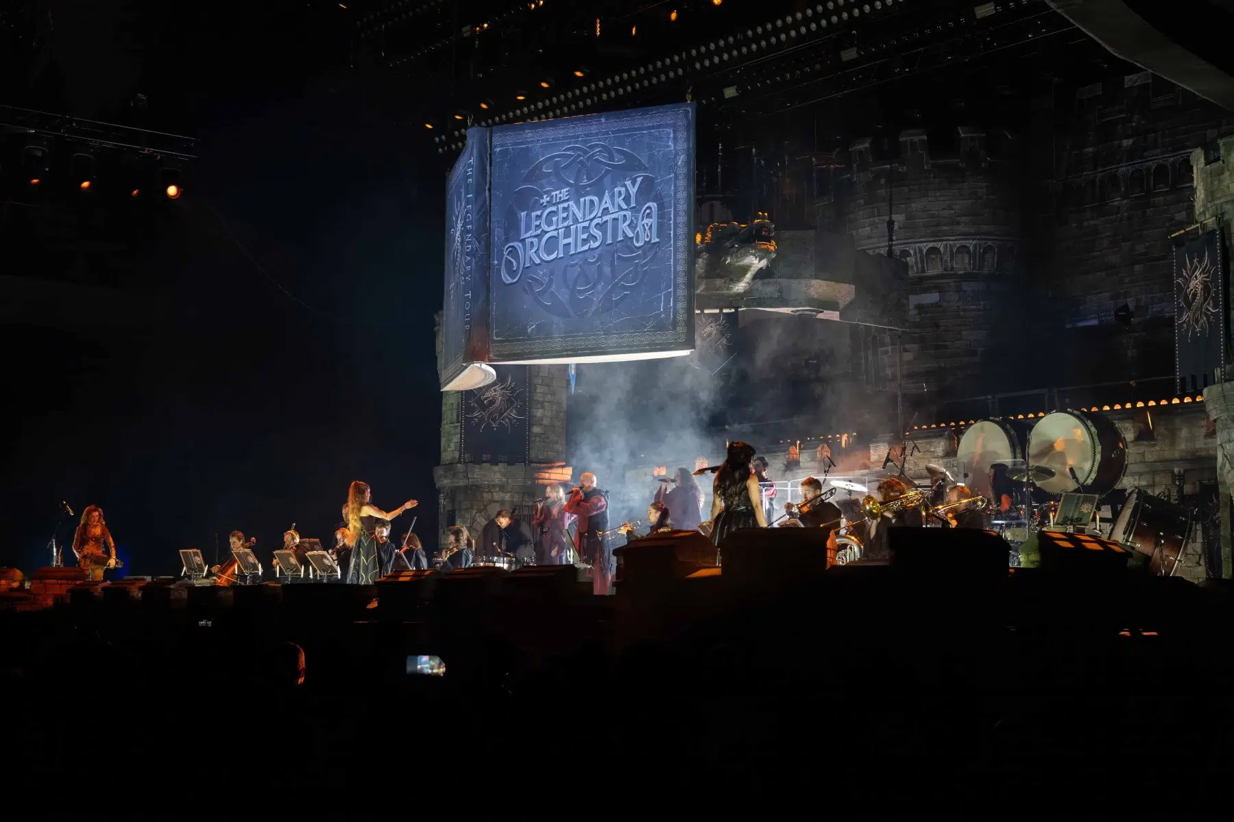 The Legendary Orchestra eröffneten Sabatons „The Legendary Tour“ am 25.11.2025 in der Frankfurter Festhalle mit epischer Stimmung und voller Energie. Fotos © by Boris Korpak | bokopictures The Legendary Orchestra eröffneten Sabatons „The Legendary Tour“ am 25.11.2025 in der Frankfurter Festhalle mit epischer Stimmung und voller Energie. Fotos © by Boris Korpak | bokopictures