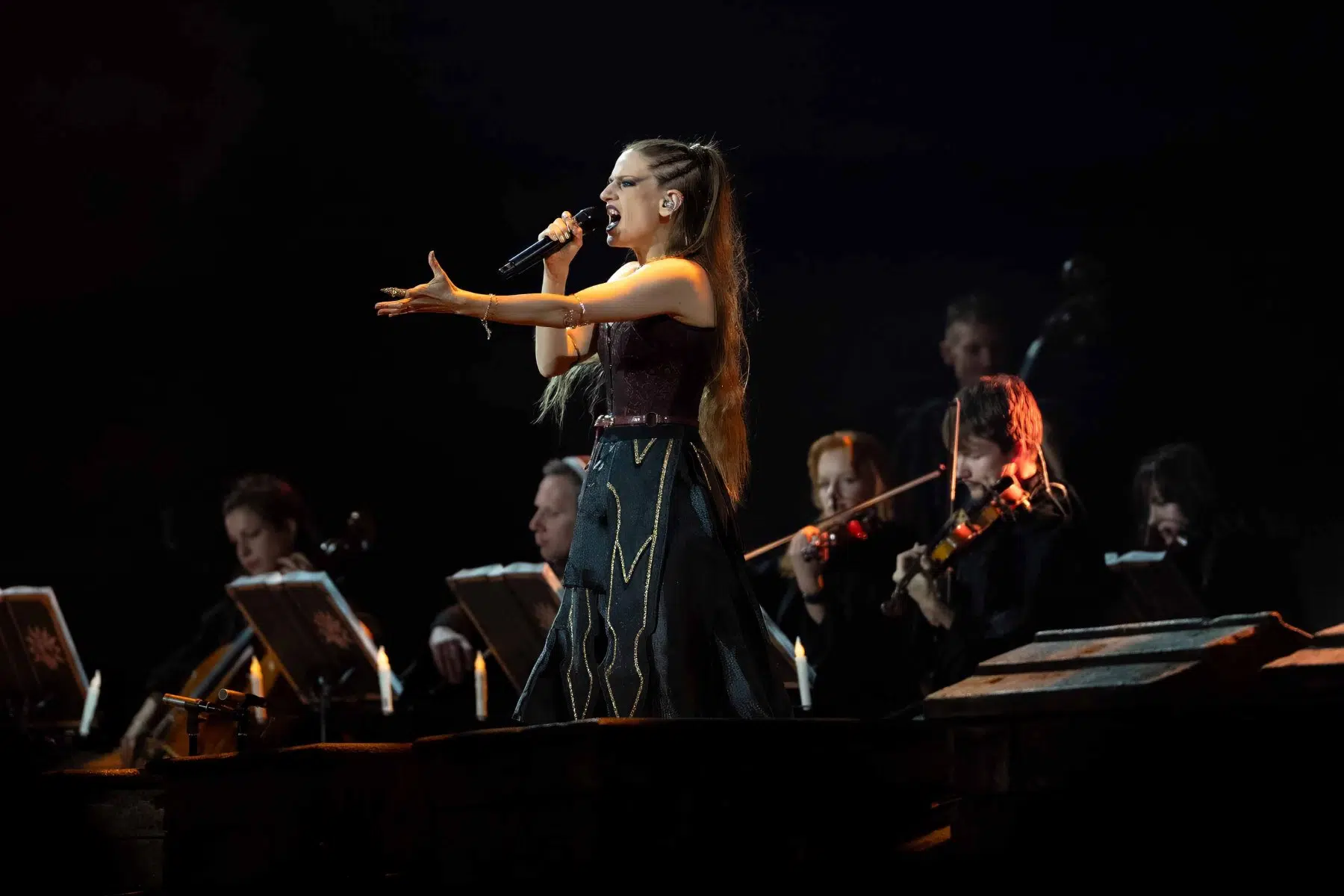 The Legendary Orchestra eröffneten Sabatons „The Legendary Tour“ am 25.11.2025 in der Frankfurter Festhalle mit epischer Stimmung und voller Energie. Fotos © by Boris Korpak | bokopictures The Legendary Orchestra eröffneten Sabatons „The Legendary Tour“ am 25.11.2025 in der Frankfurter Festhalle mit epischer Stimmung und voller Energie. Fotos © by Boris Korpak | bokopictures