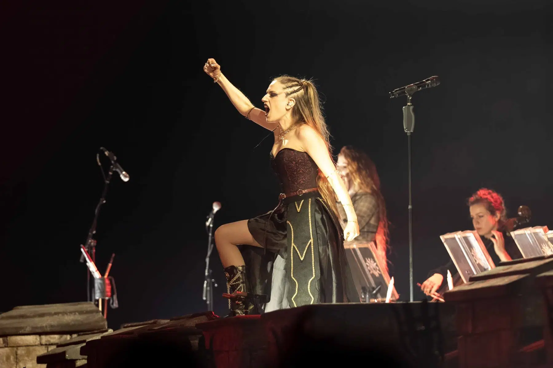 The Legendary Orchestra eröffneten Sabatons „The Legendary Tour“ am 25.11.2025 in der Frankfurter Festhalle mit epischer Stimmung und voller Energie. Fotos © by Boris Korpak | bokopictures The Legendary Orchestra eröffneten Sabatons „The Legendary Tour“ am 25.11.2025 in der Frankfurter Festhalle mit epischer Stimmung und voller Energie. Fotos © by Boris Korpak | bokopictures