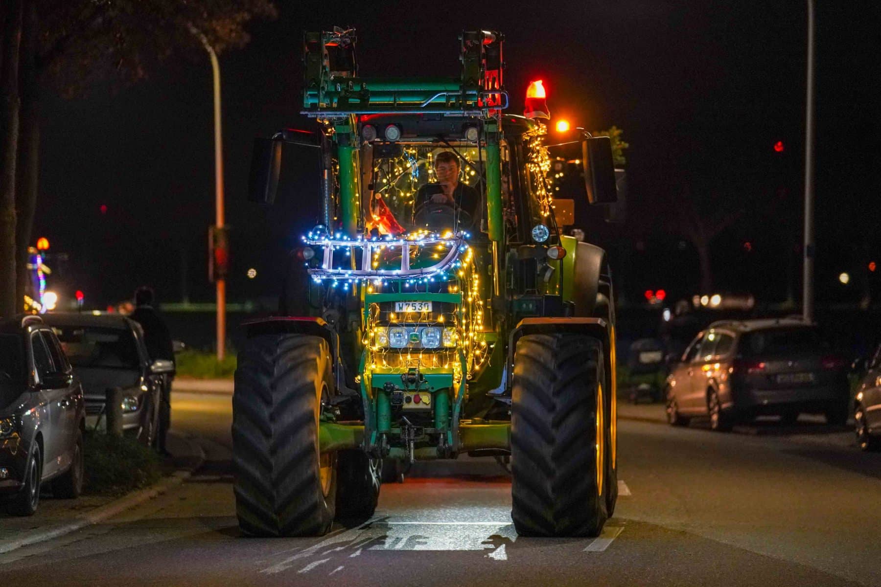 Traktoren funkeln in der Weihnachtszeit