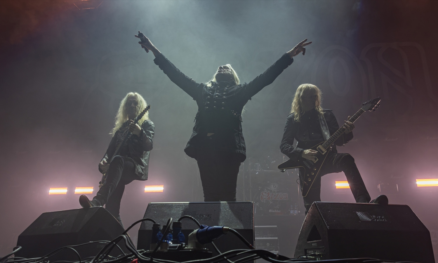 Sänger Biff Byford von Saxon während des Heavy-Metal-Konzerts in der Batschkapp Frankfurt.