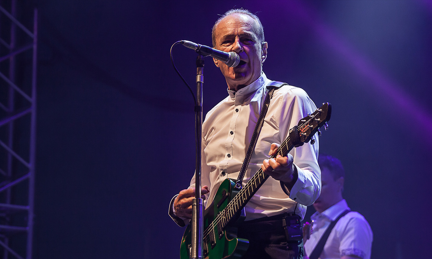 Die Band Status Quo performt live auf der Bühne des Zeltfestivals Rhein Neckar in Mannheim.