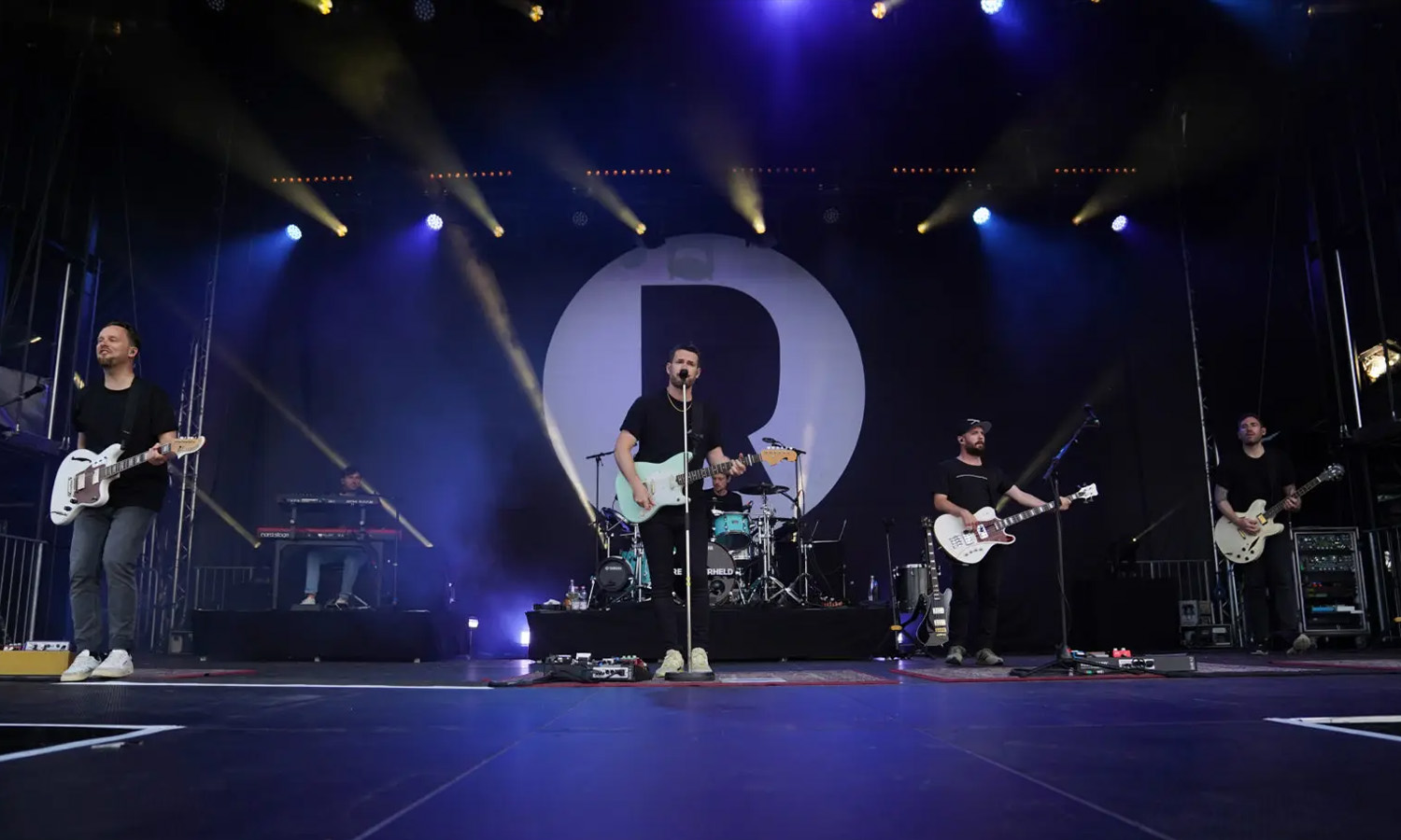 Revolverheld beim Open-Air-Konzert im Sportpark Hirschberg-Leutershausen am 9. Juli 2021