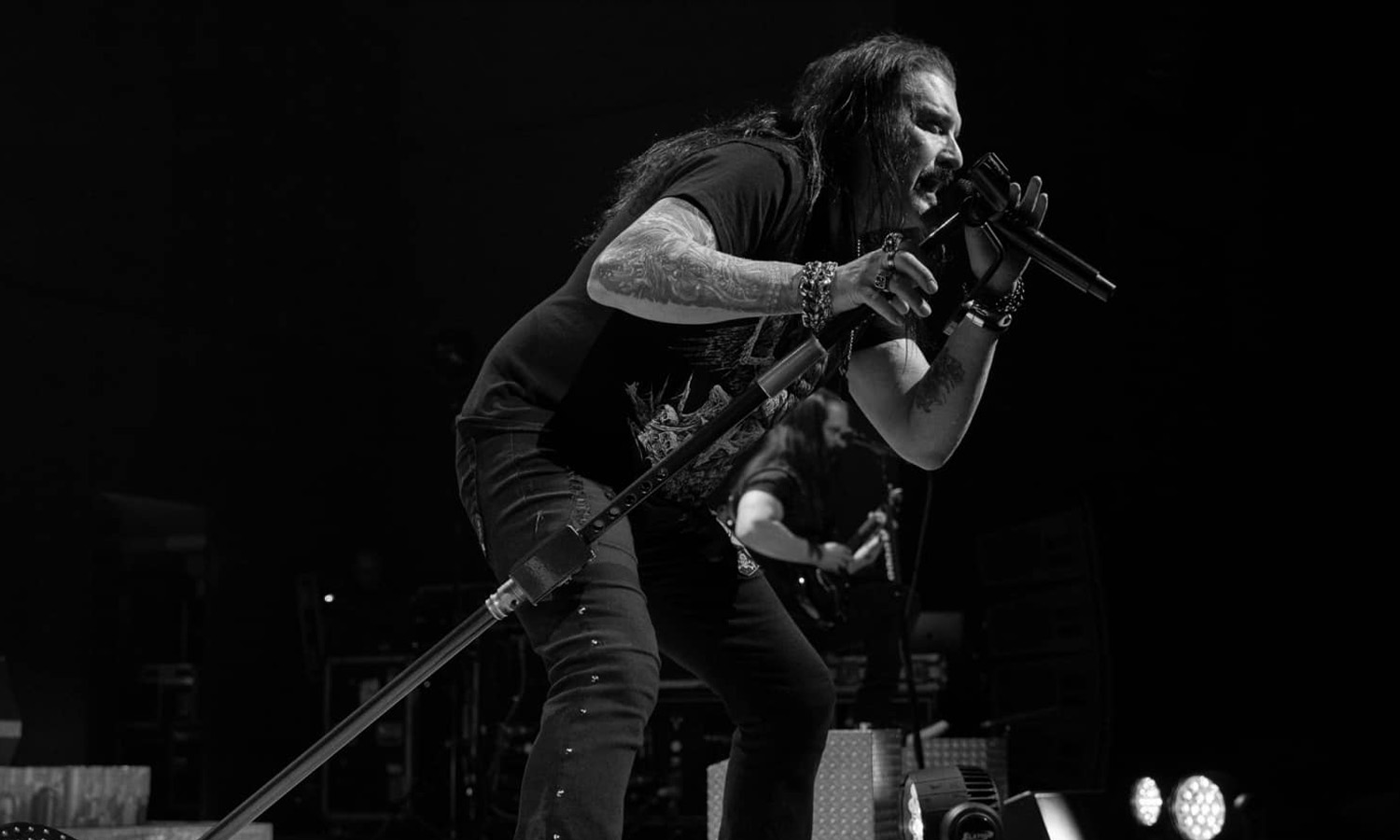 Dream Theater live bei der „Top Of The World Tour“ in der Liederhalle Stuttgart mit progressiver Metal-Show und begeisterten Fans