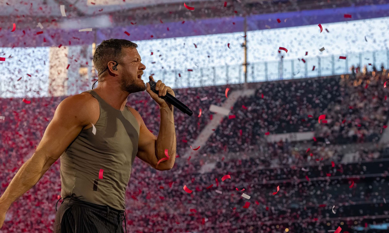 Imagine Dragons mit Dan Reynolds live auf der Bühne beim Konzert 2025 in Frankfurt vor begeisterten Fans