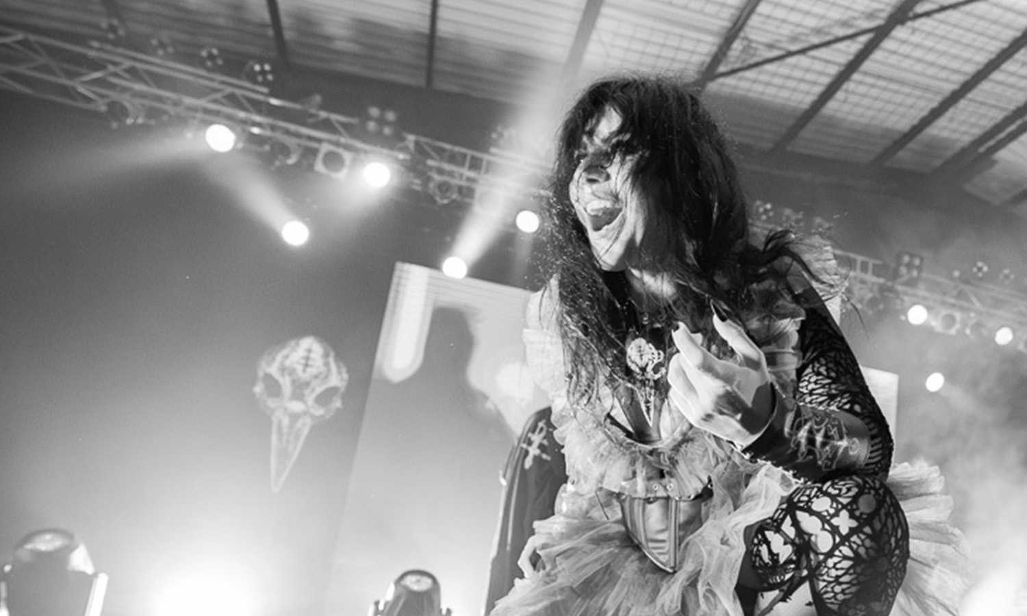 Lacuna Coil live bei der „Sleepless Empire“ Tour 2025 mit düsterer Metal-Performance, intensiver Bühnenatmosphäre und begeisterten Fans