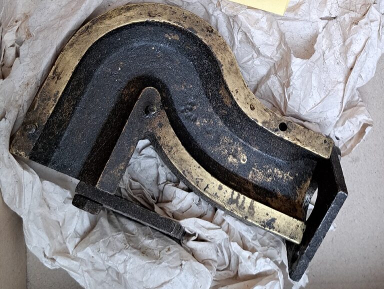 Erkenbert-Museum Frankenthal: Objekt des Monats Dezember Glockenkern und Model für Glockenhenkel