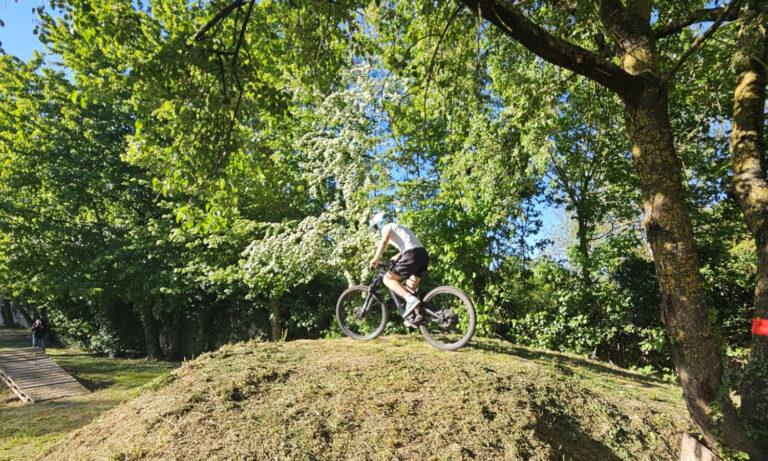 Dautenheim eröffnet Dirtpark - Eigeninitiative junger Bürgerinnen und Bürger zahlt sich aus