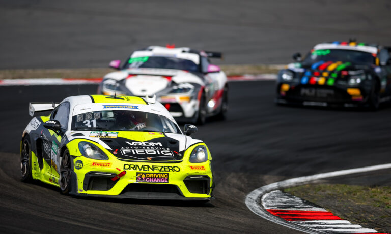 Berndt und Robinson feiern im Porsche ihren zweiten Saisonsieg in der ADAC GT4 Germany 2026 am Nürburgring