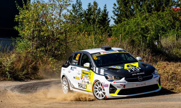 Tom Heindrichs und Timo Schulz vom ADAC Opel Rally Junior Team feiern einen Doppelsieg bei der Barum Czech Rally Zlín 2026