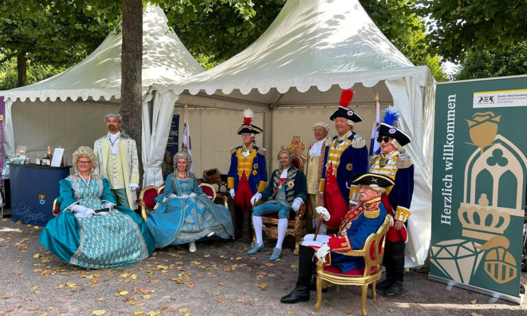 Historische Automobile bei der ASC-Classic-Gala 2026 im barocken Schlossgarten Schwetzingen
