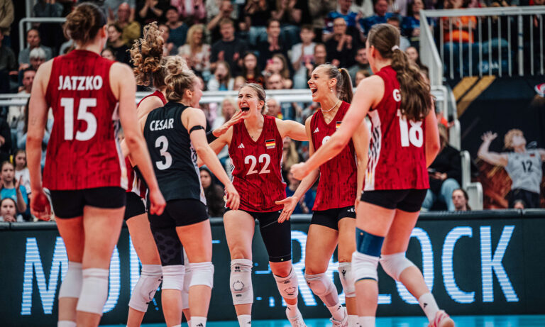Deutsche Volleyball-Nationalmannschaft der Frauen bei der Vorbereitung auf die Europameisterschaft mit Rückkehrerin Hanna Orthmann