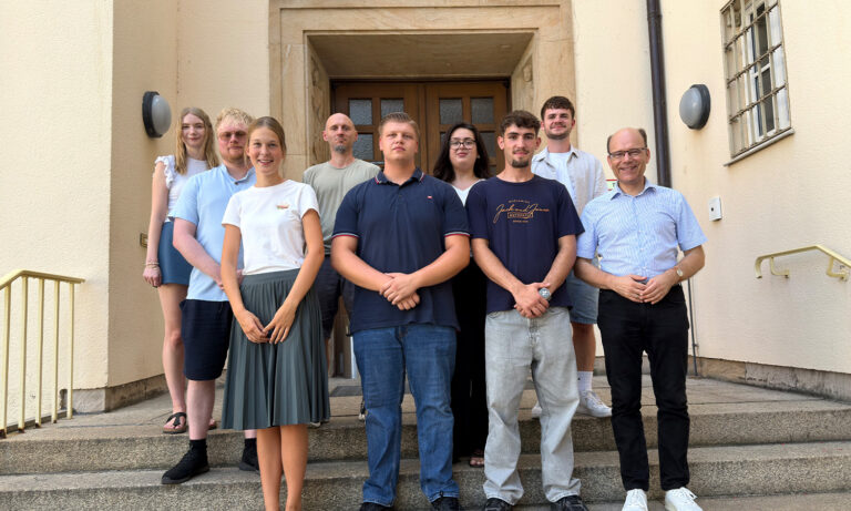 Sieben neue Auszubildende und Nachwuchskräfte starten ihre Ausbildung bei der Stadtverwaltung Frankenthal