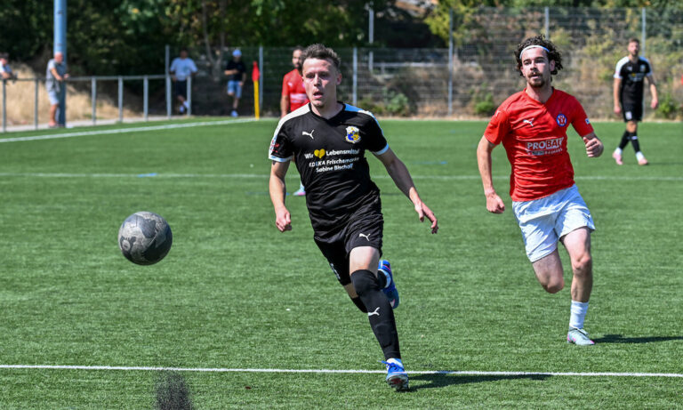 Spielszene zwischen dem VfR Mannheim II und DJK/FC Ziegelhausen-Peterstal am 15. August 2026 in Mannheim