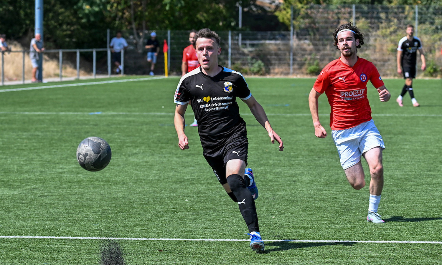 Spielszene zwischen dem VfR Mannheim II und DJK/FC Ziegelhausen-Peterstal am 15. August 2026 in Mannheim