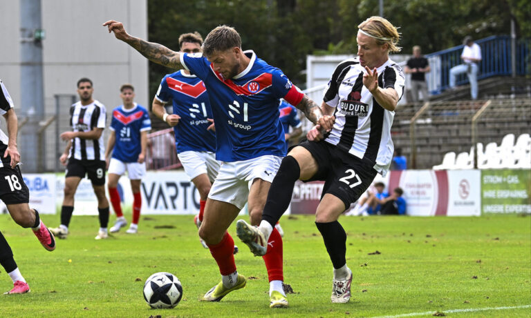 Spielszene zwischen dem VfR Mannheim und dem VfR Aalen am 13. September 2026 im Rhein-Neckar-Stadion