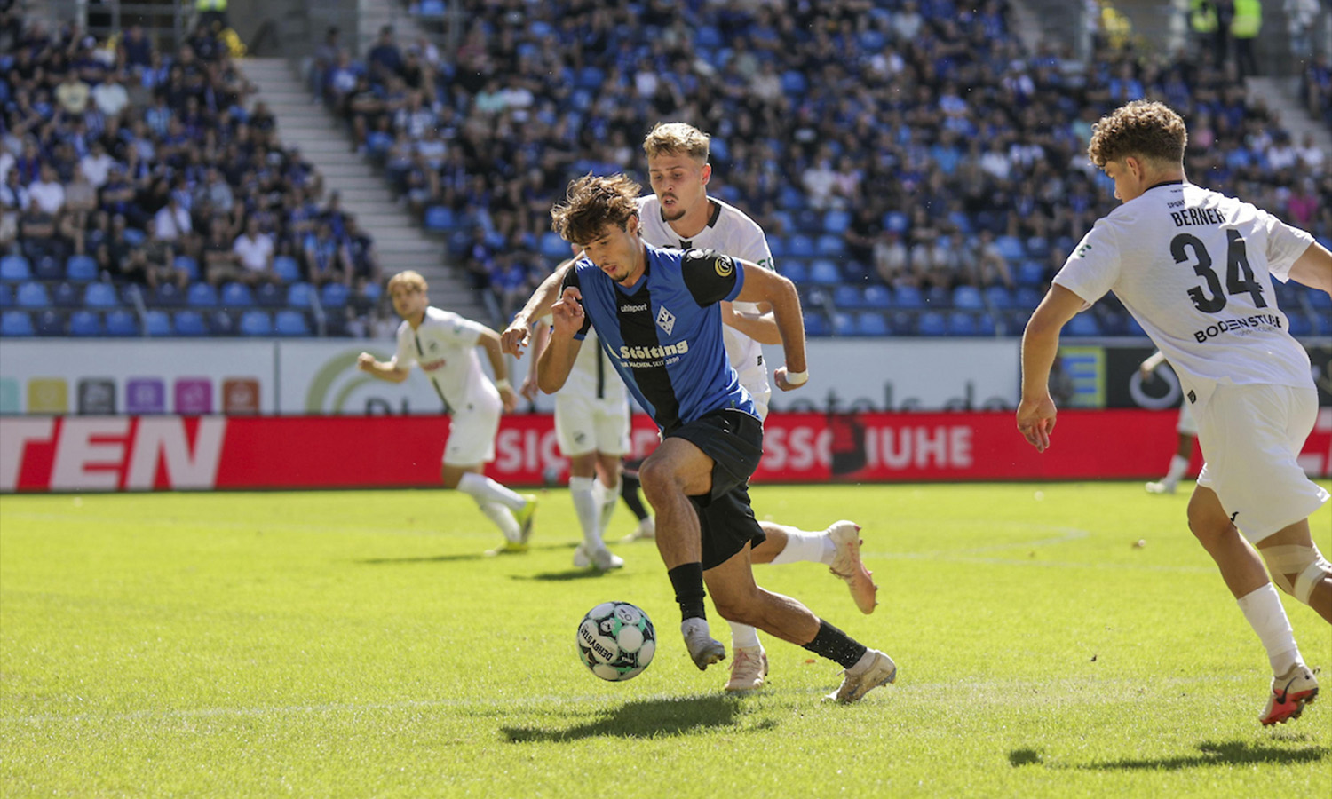 Spielszene zwischen dem SV Waldhof Mannheim und dem SC Verl am 5. September 2026 im Carl-Benz-Stadion
